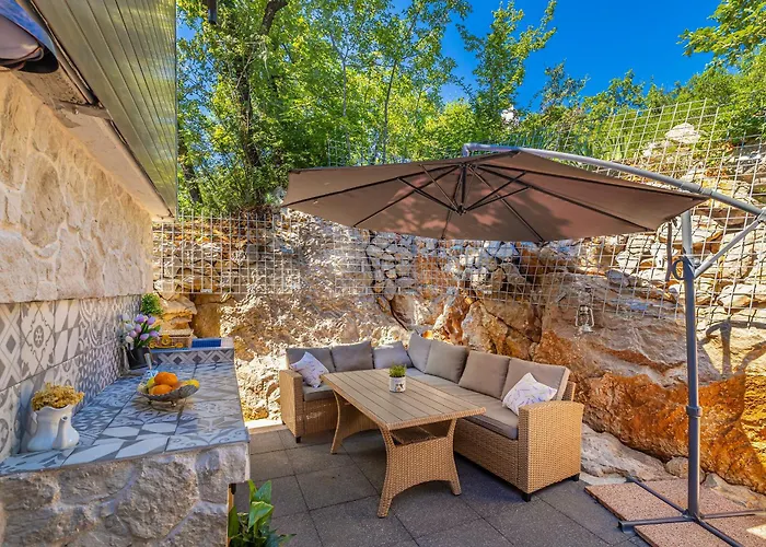 Semesterbostad Cozy Seafront Ii Omišalj
